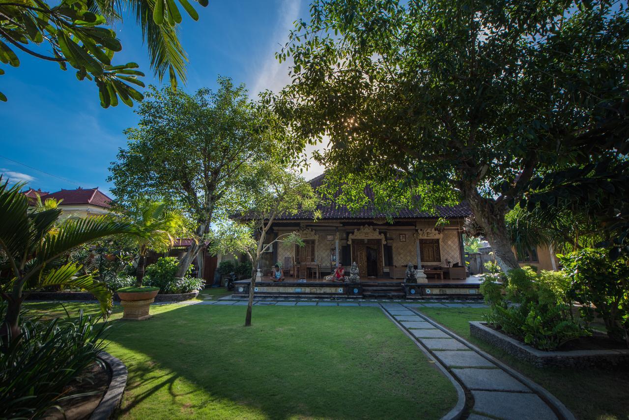 Puri Nusa Beach Hotel Lembongan Exterior foto